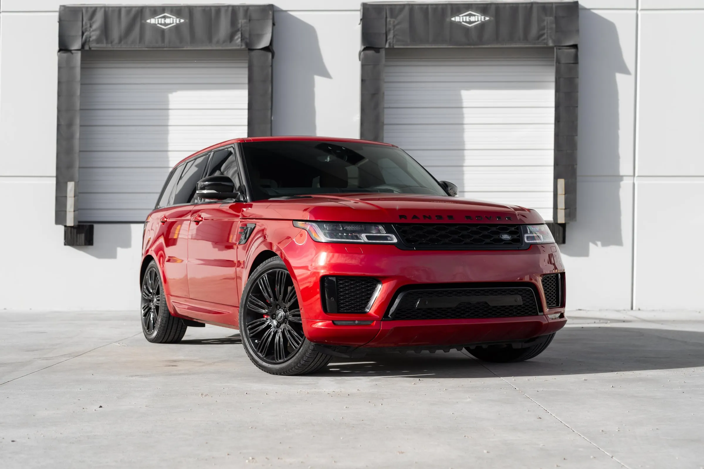 2020 Land Rover Range Rover Sport HSE Dynamic in red