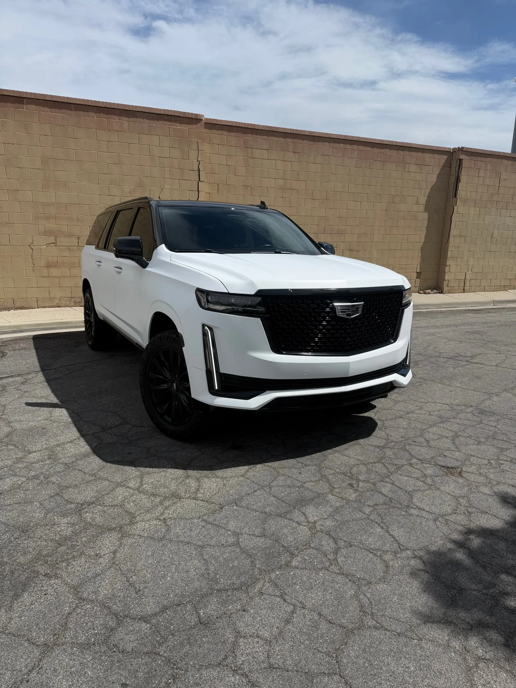 Cadillac Escalade in two tone, photo 2