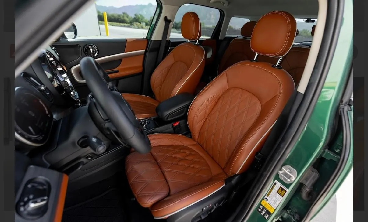 MINI Countryman Cooper S in green with white roof, photo 8
