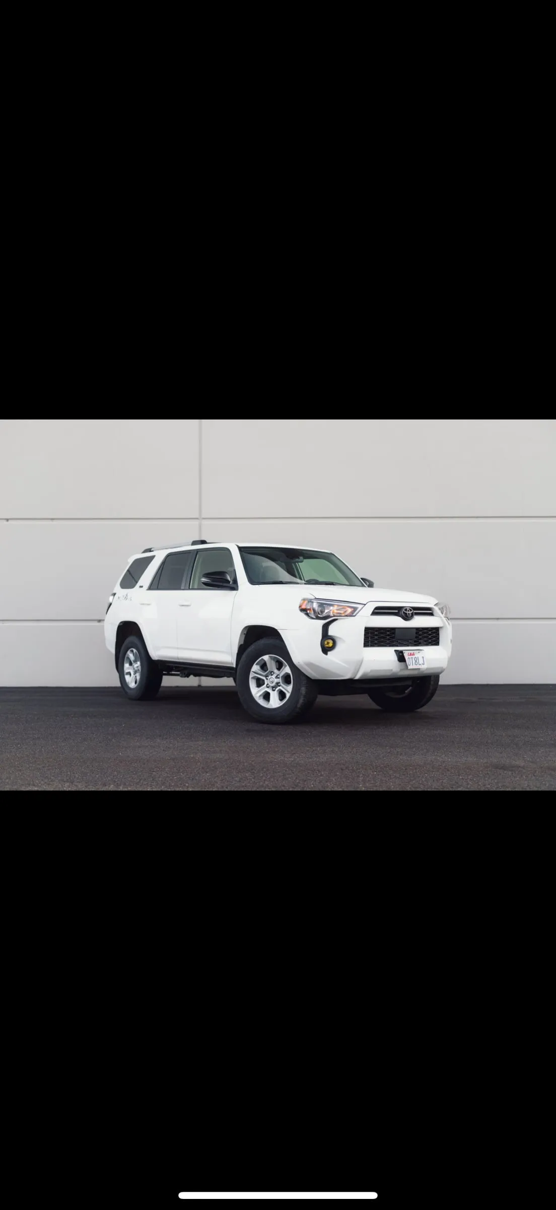 Toyota 4Runner SR5 Premium in white, photo 2