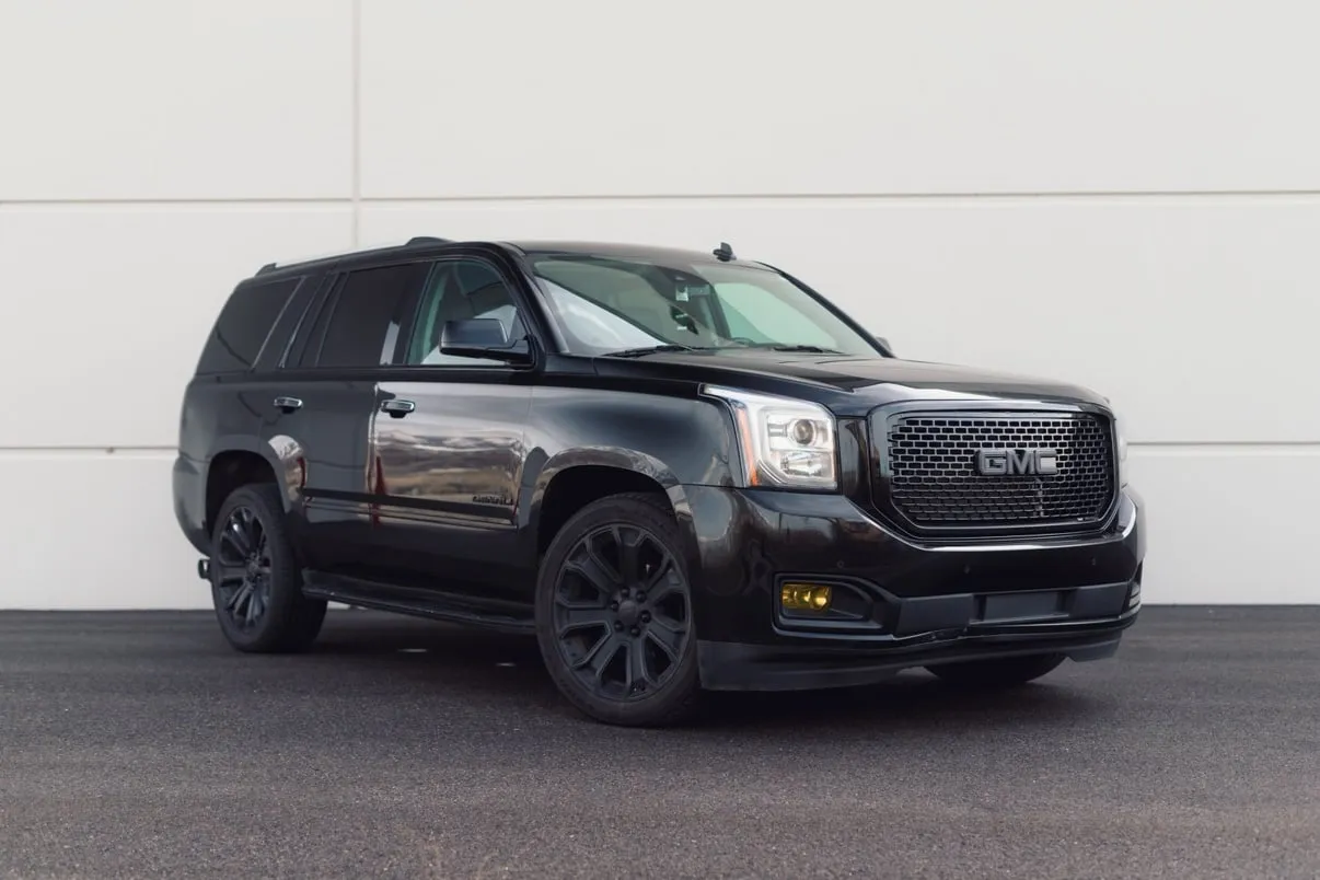 2015 GMC Yukon Denali in black