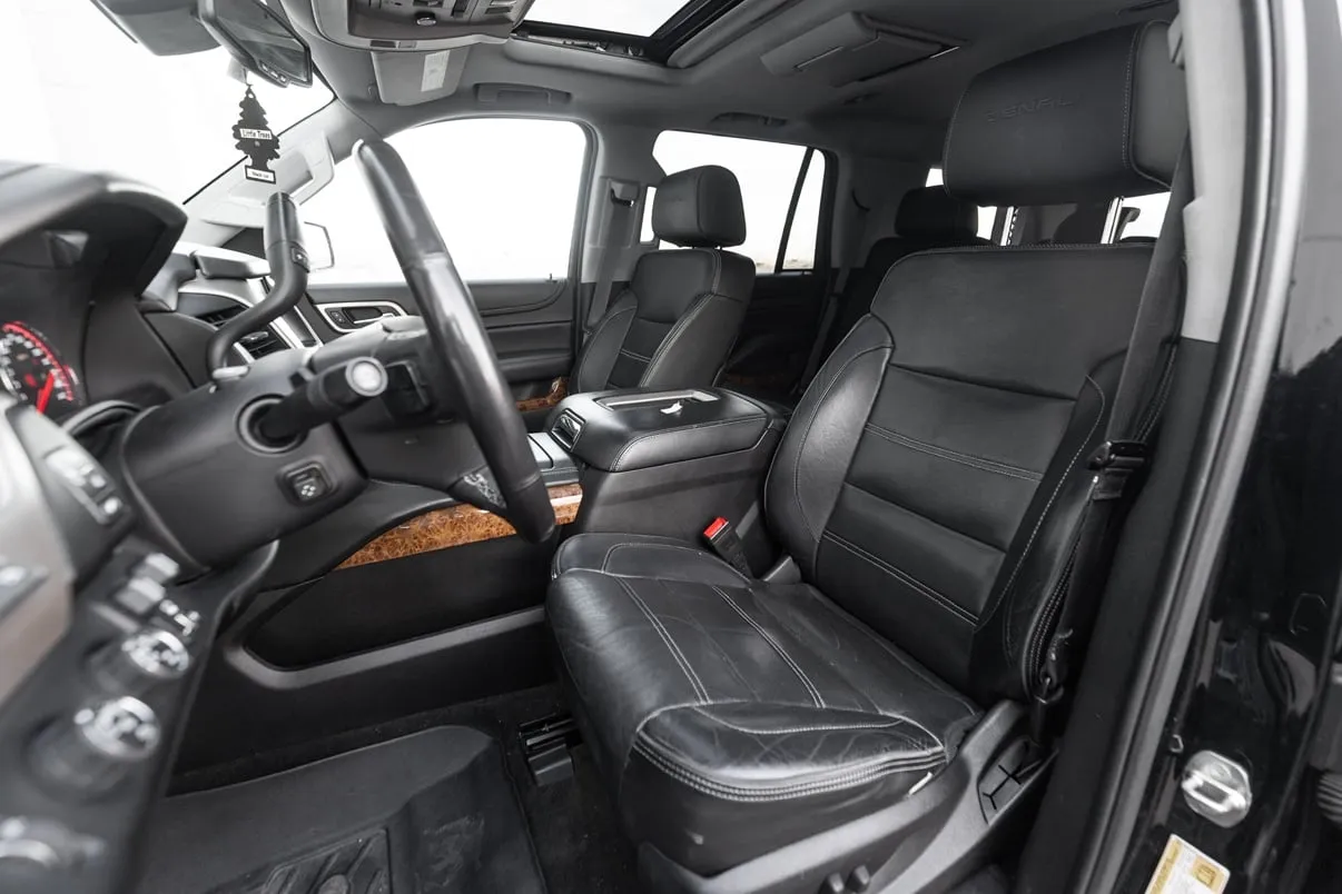 GMC Yukon Denali in black, photo 6